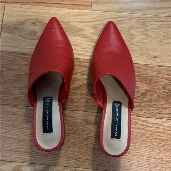 Steve by Steve Madden pointed toe red mules. - Picture 1 of 5